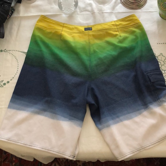 Men’s O’Neill Swim Trunks - Picture 2 of 3
